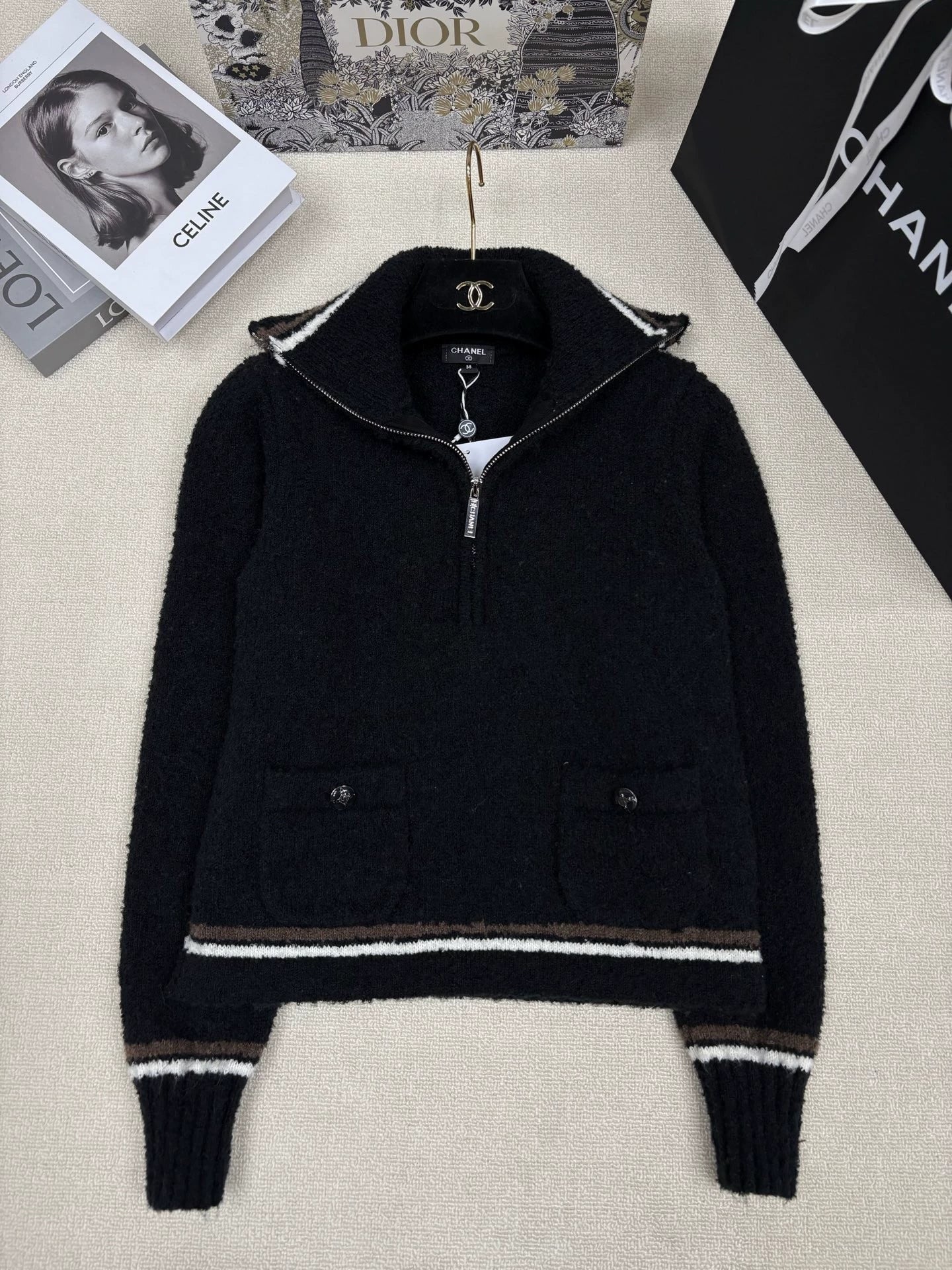 Zipper lapel top