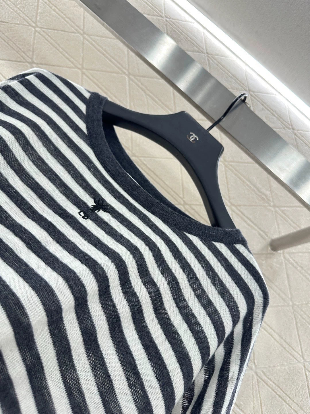 25fw Loose striped knitted sweater