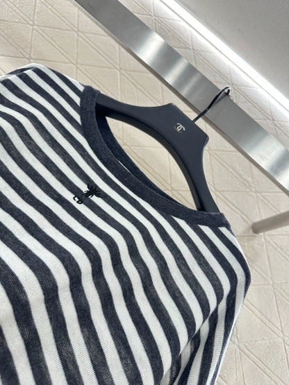 25fw Loose striped knitted sweater