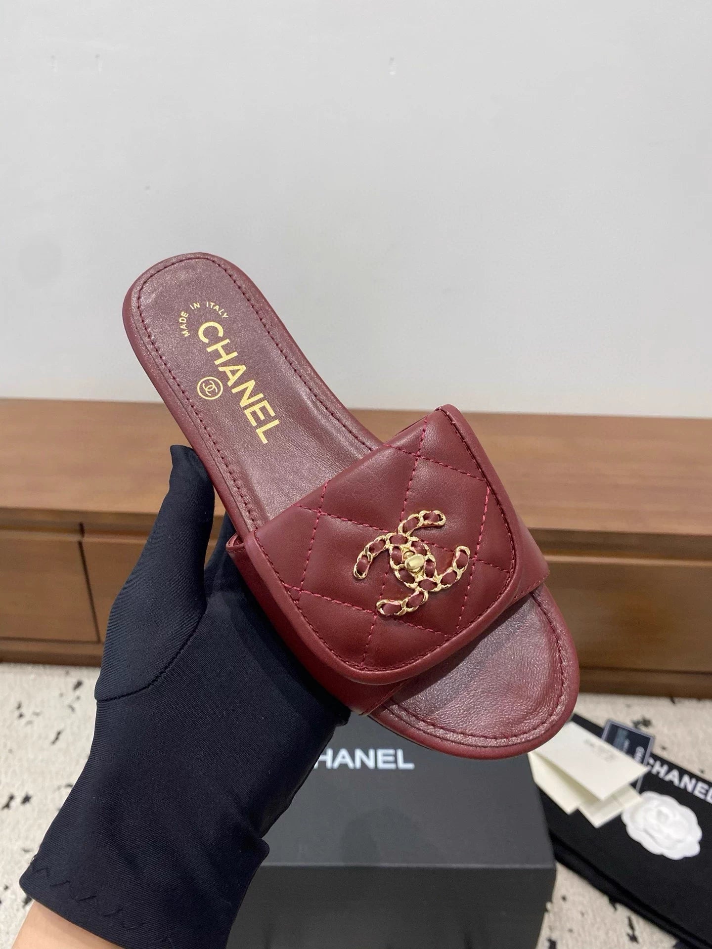 Backpack buckles slippers