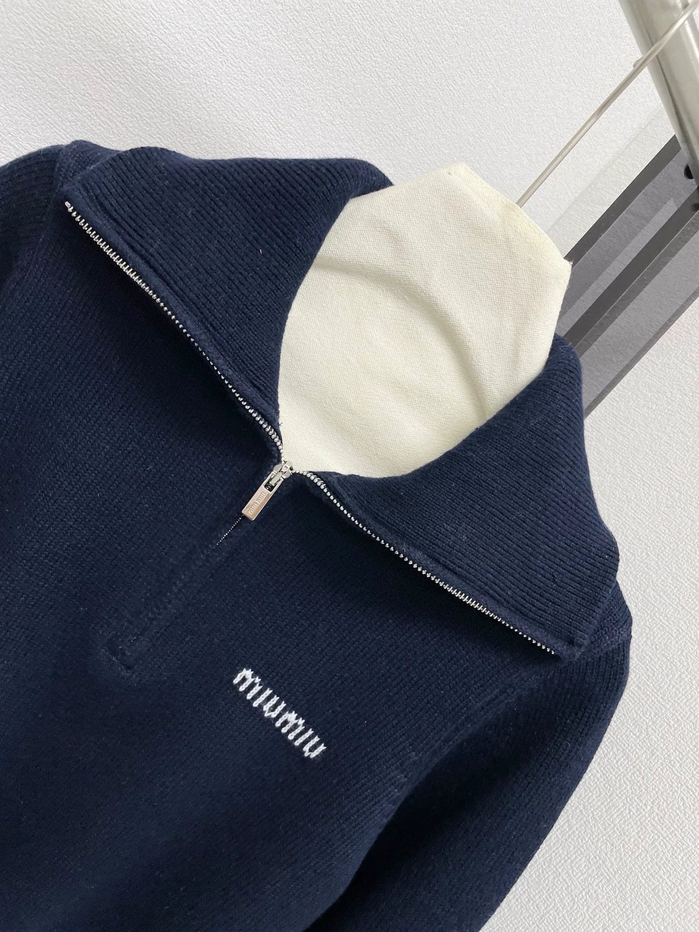 25fw Half zip lapel knit sweater