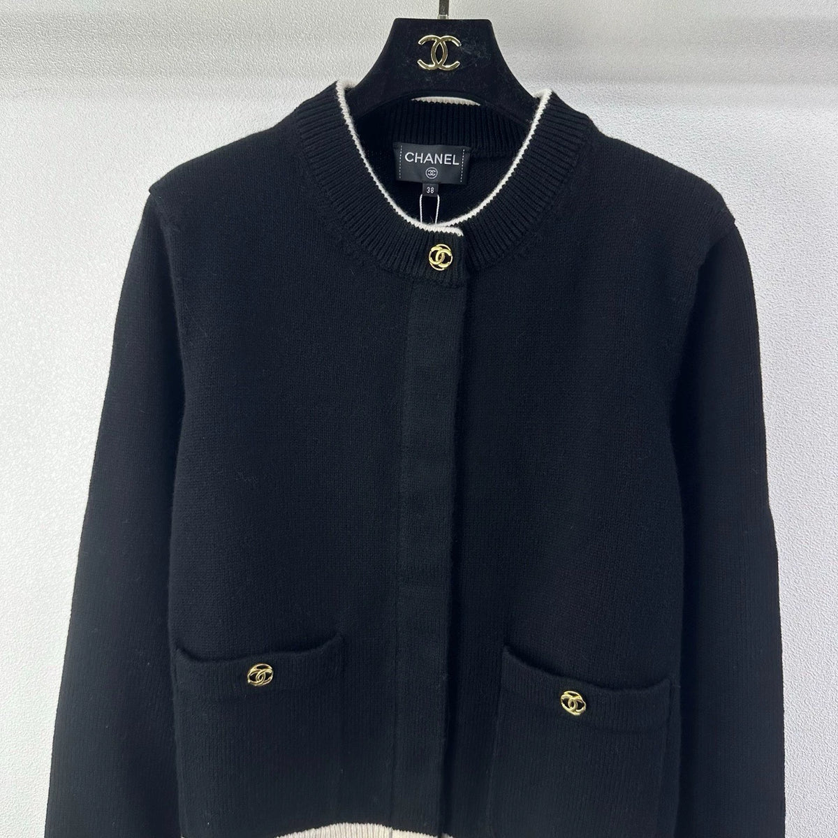 26Latest Fall/Winter Crew-Neck Knitted Cardigan