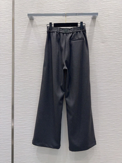 26New Button-Detail Casual Trousers