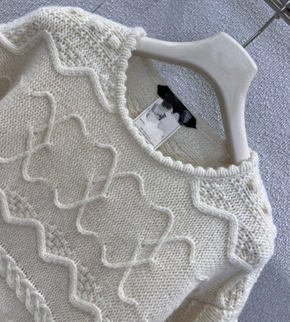 Hook flower round neck sweater