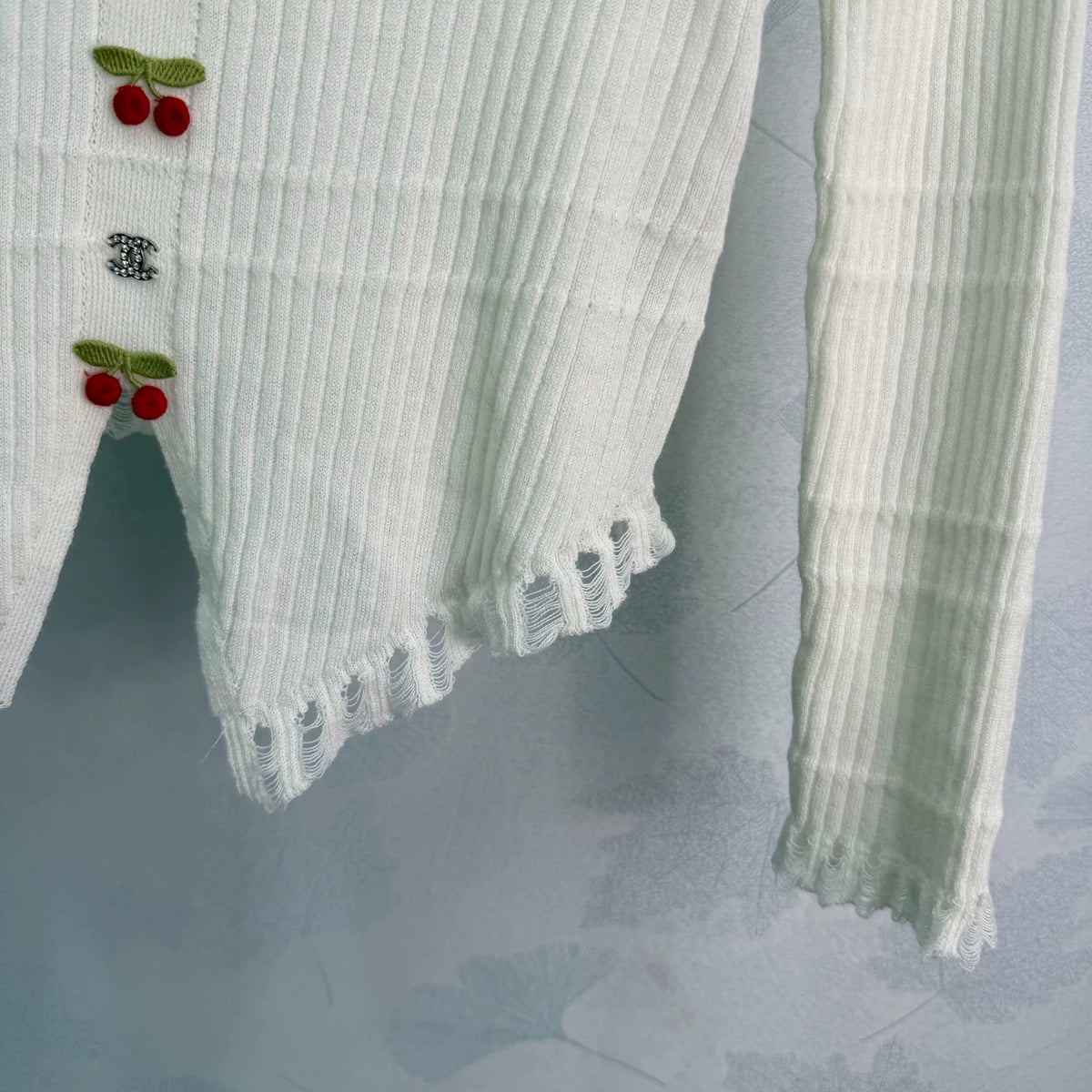 Chanel / 26 Early Autumn New Collared Long-Sleeve Knit Cardigan
