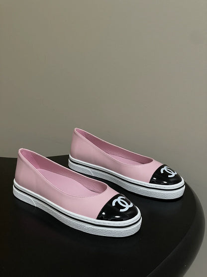 Color-blocked low-cut flats