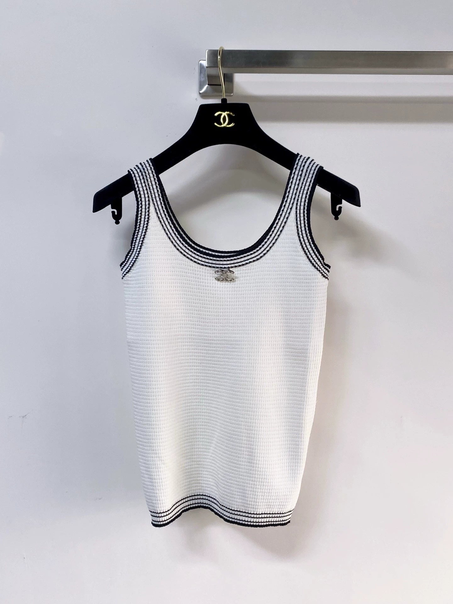 26ss Color-blocked trim tank top