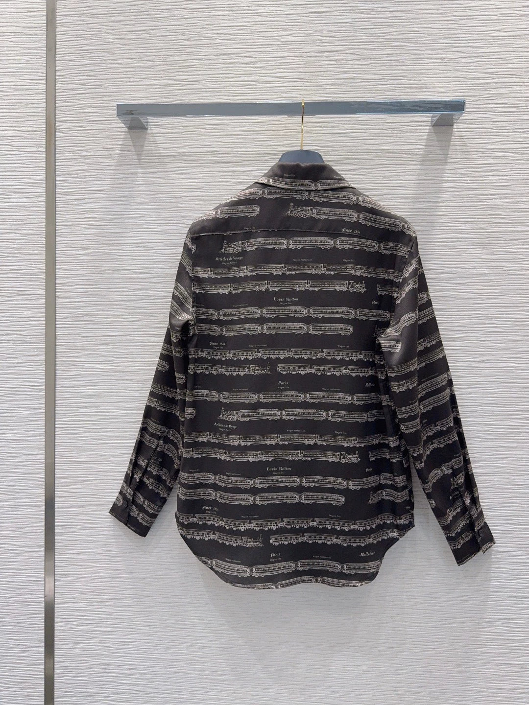 26New Printed Long-Sleeve Shirt and Trousers Set