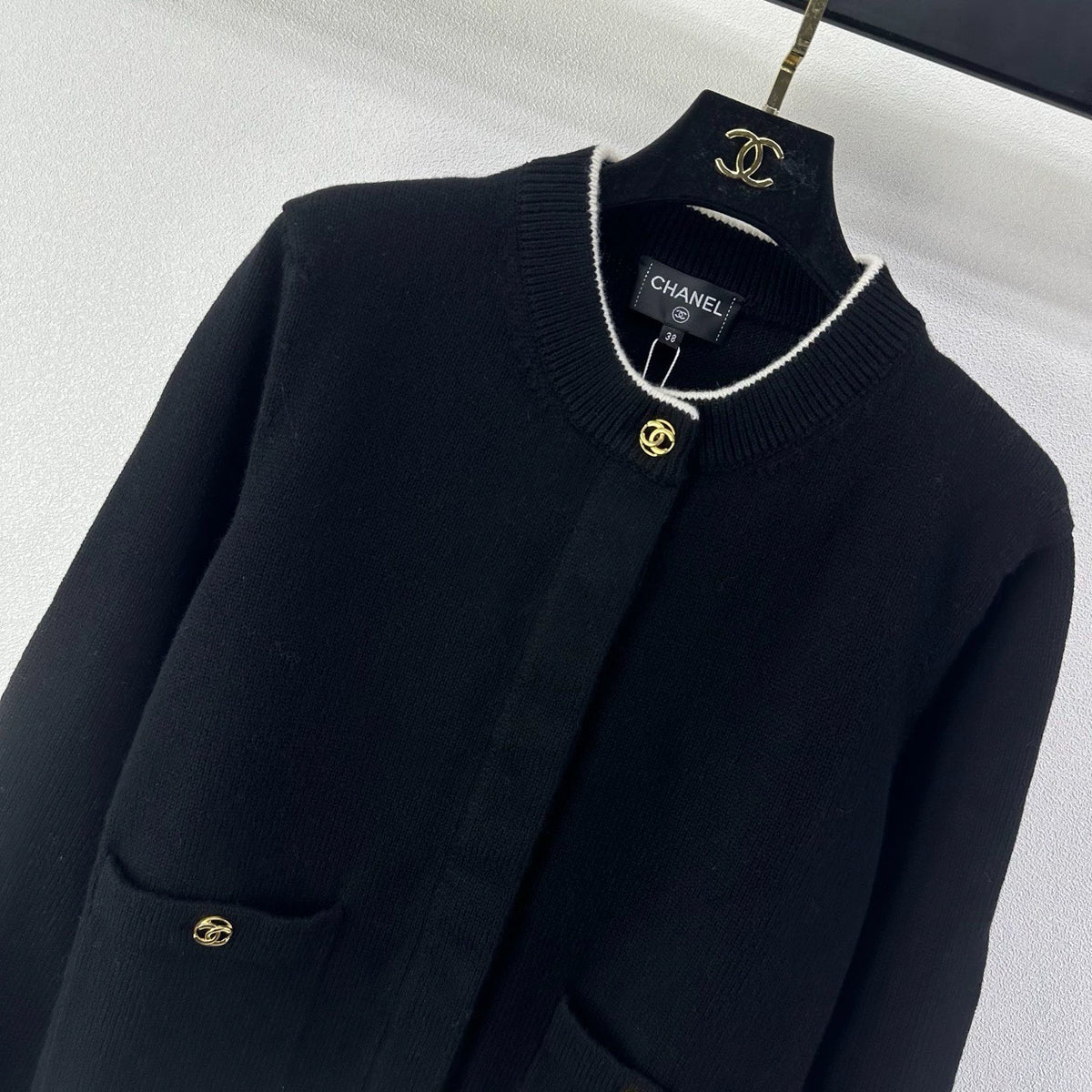 26Latest Fall/Winter Crew-Neck Knitted Cardigan
