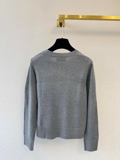 Crew neck knit sweater