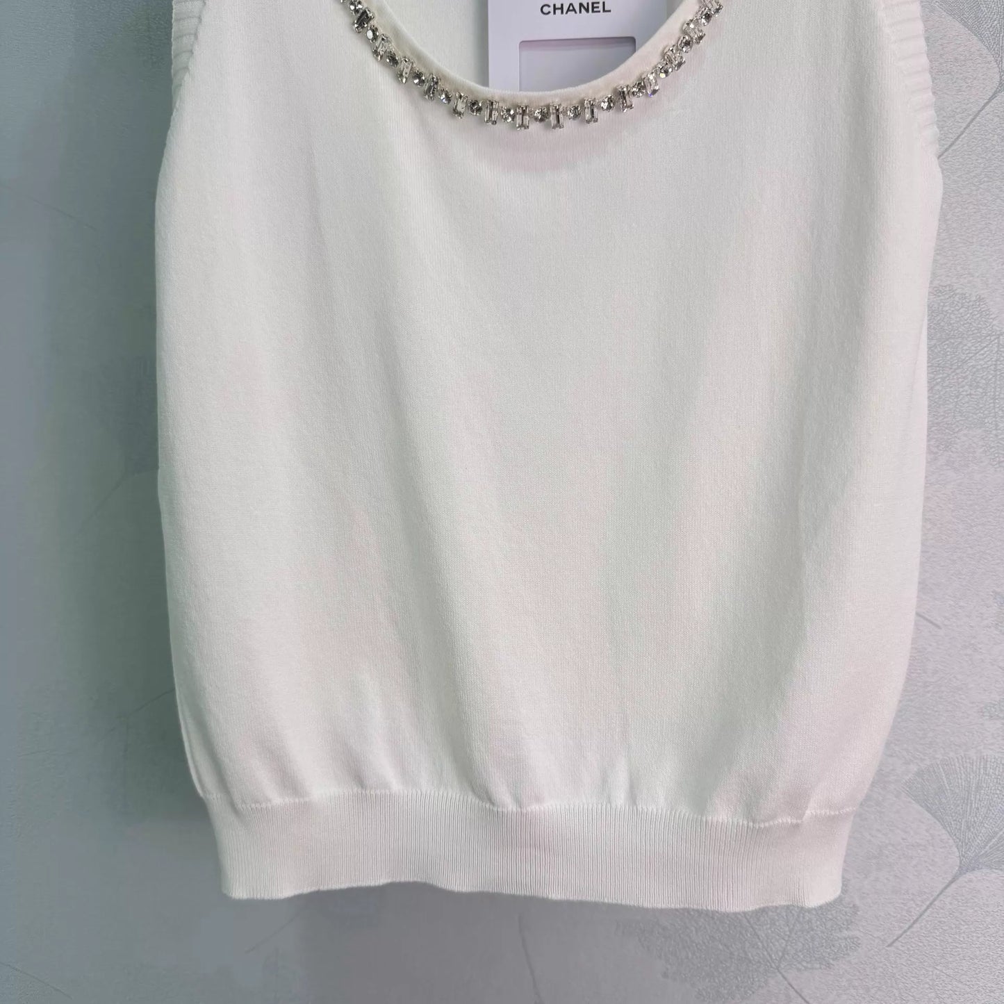 26ss Beaded Neckline Knit Vest