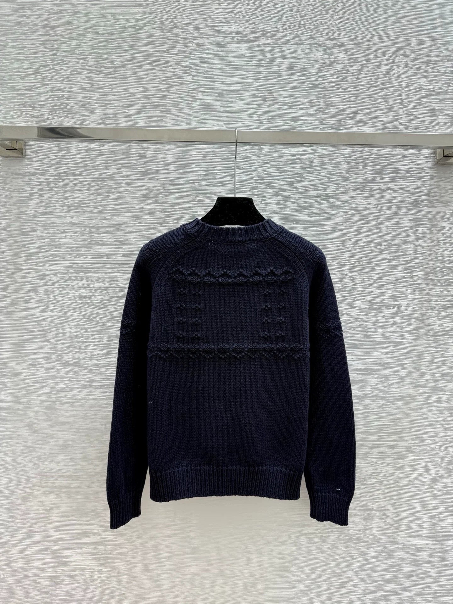 Jacquard round neck knitted long sleeved shirt