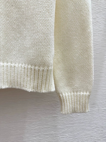 Jacquard round neck knitted long sleeved shirt
