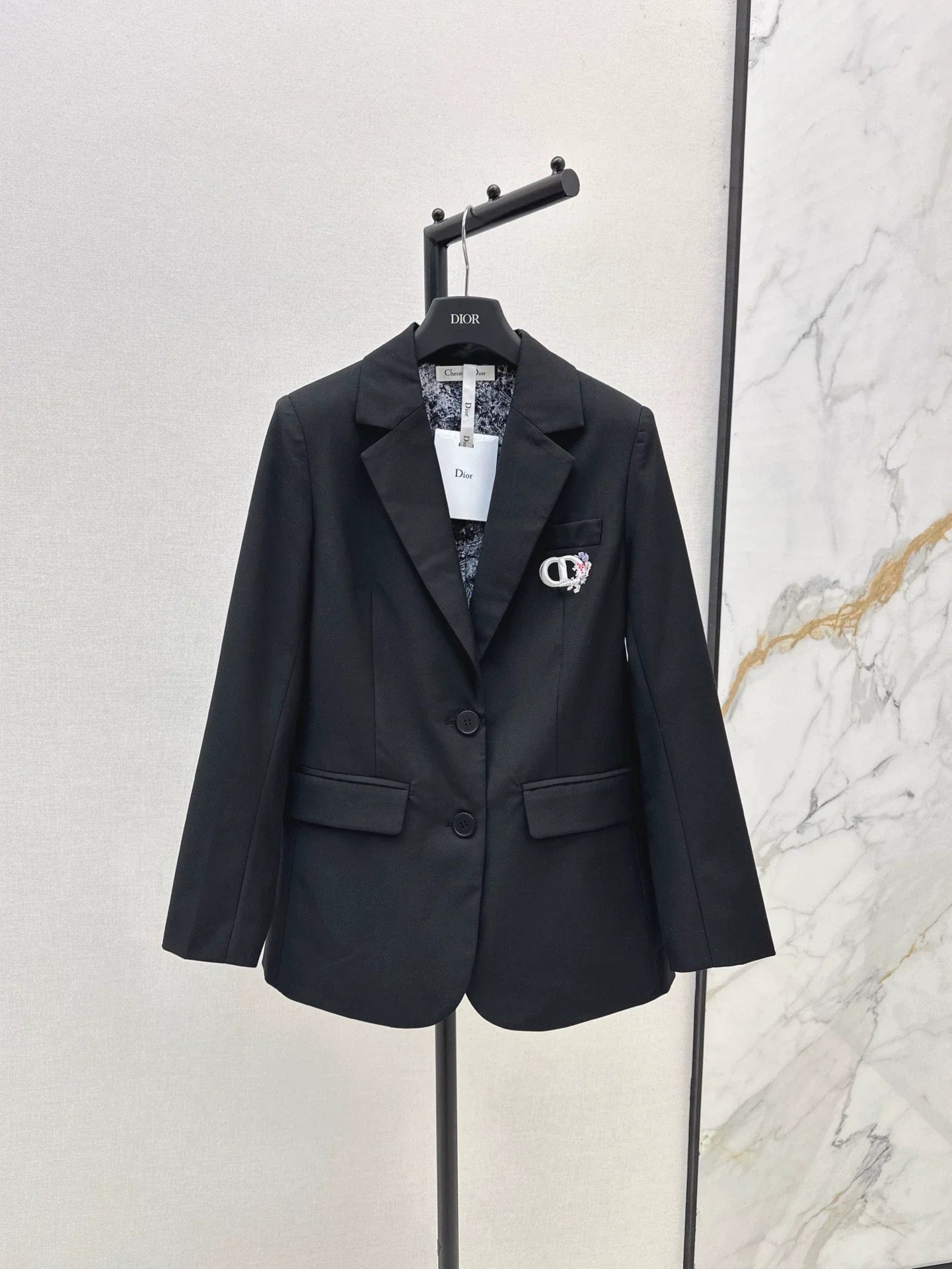 2025 Brooch suit silhouette jacket