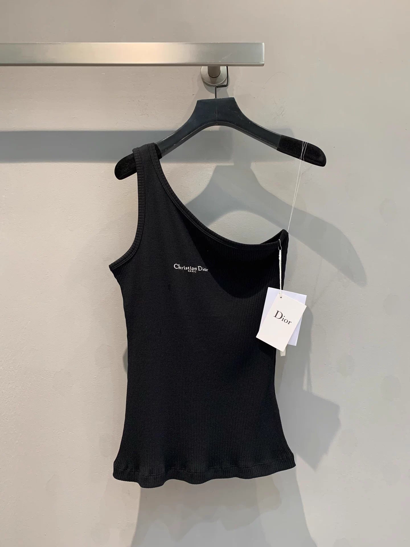 One-shoulder knit vest