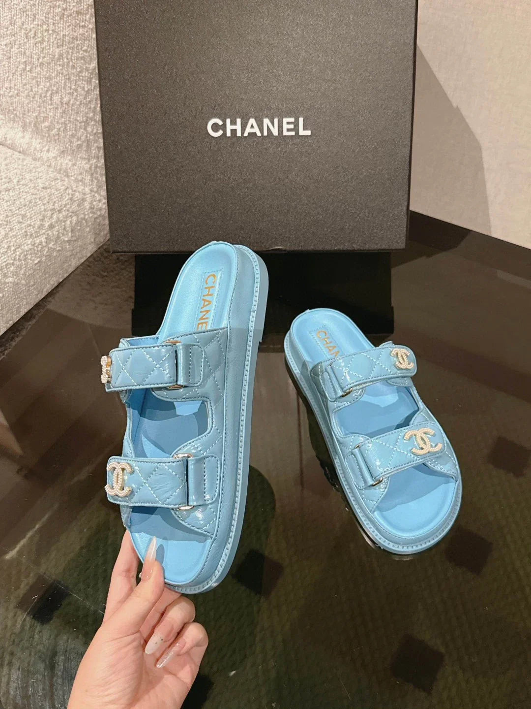 Velcro beach flip-flops