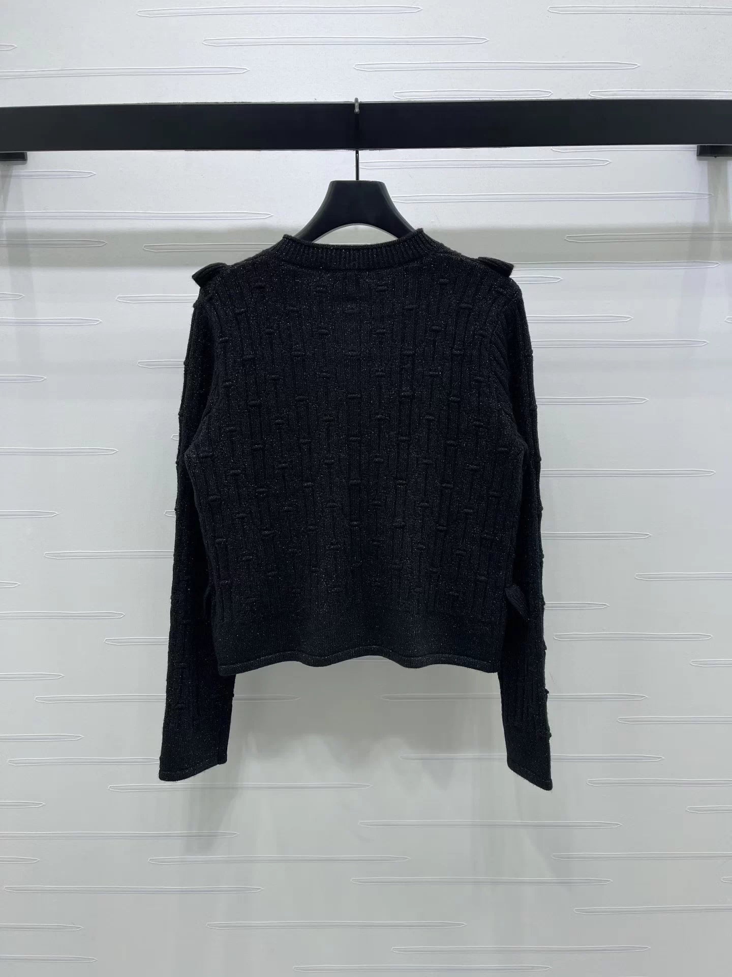 Full-length silver-thread ruffled cardigan