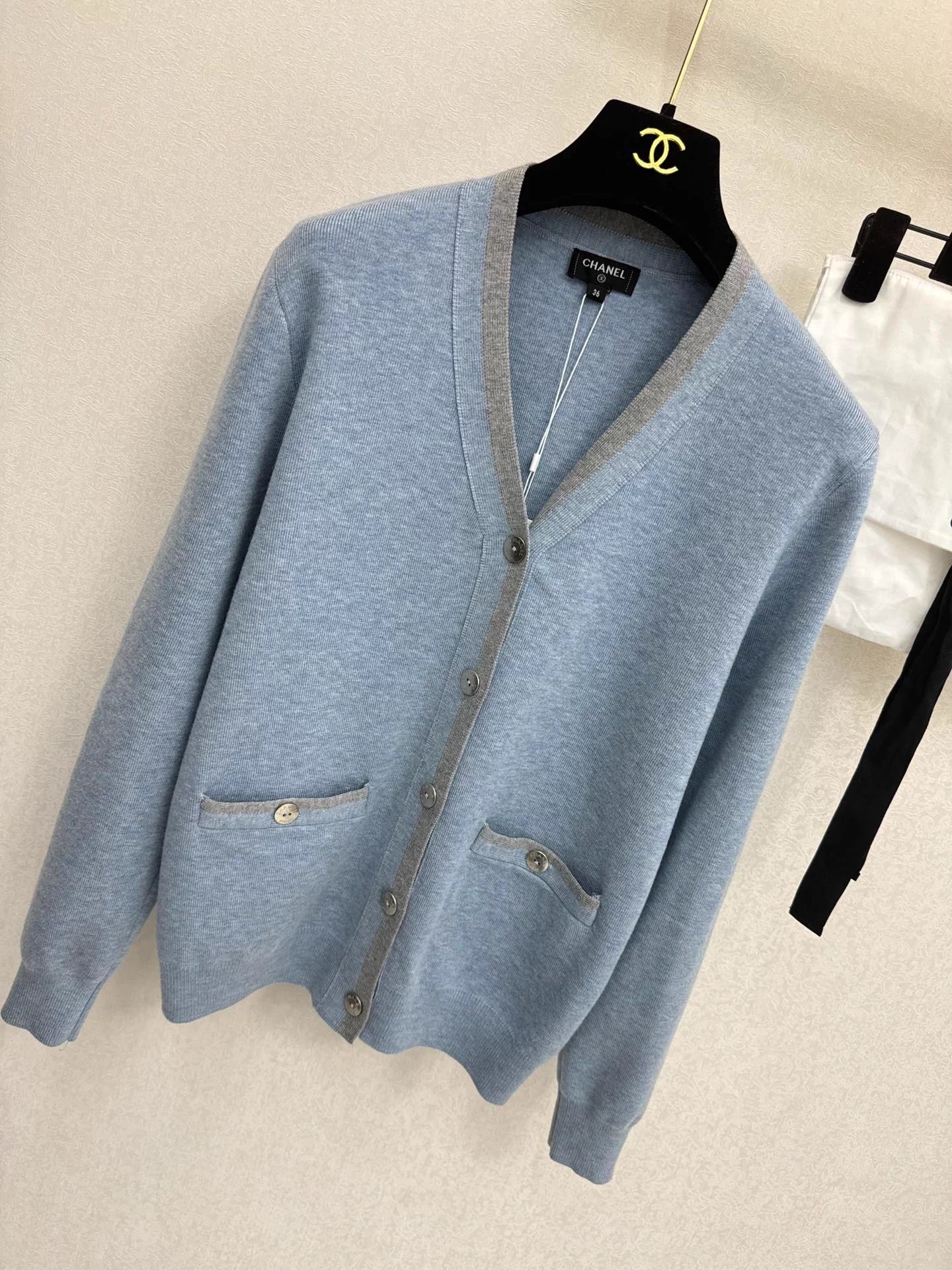 V-neck knit cardigan