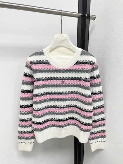 25fw Chest metal logo sweater