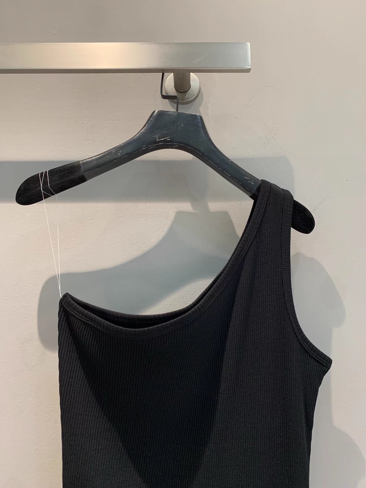 One-shoulder knit vest