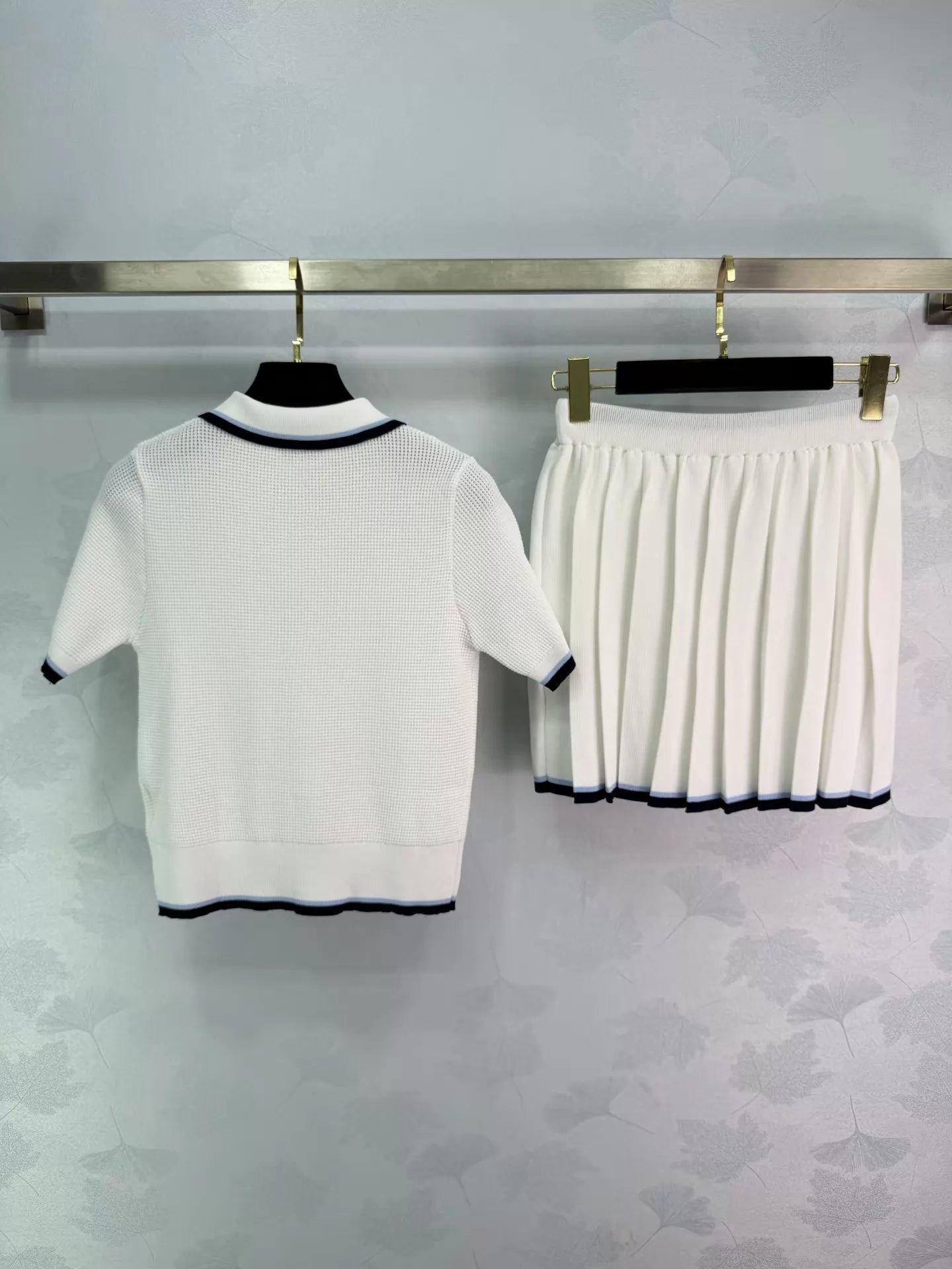 Preppy Style Color-Blocked Knit Set