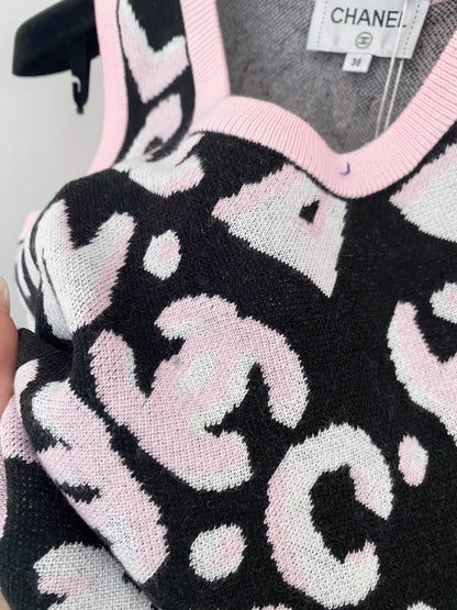 Color-blocked Knit Vest