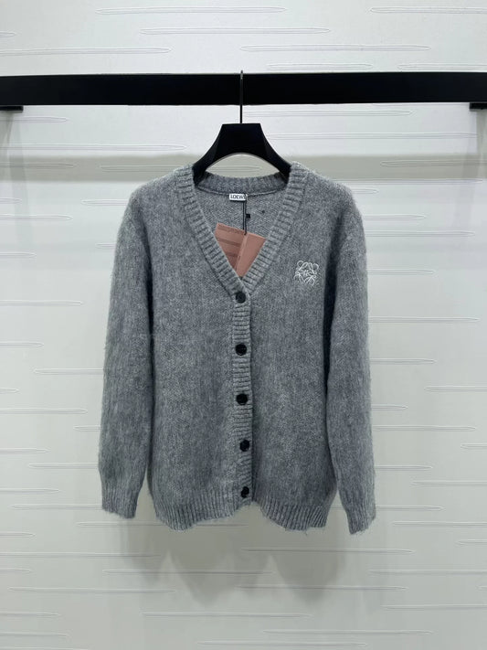 V-neck long sleeved cardigan