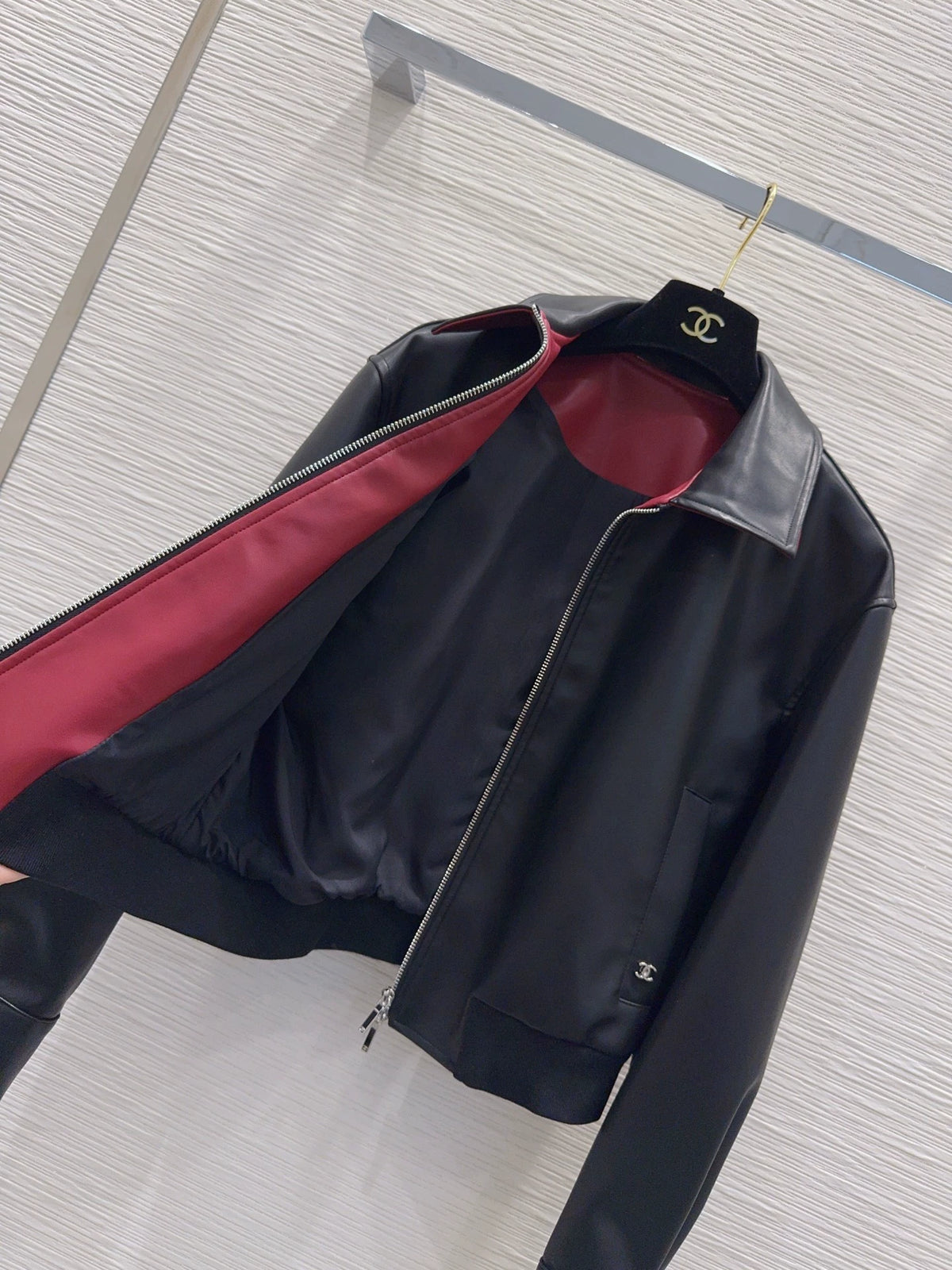 26Long-Sleeve Jacket with Logo and Zipper – PU Leather