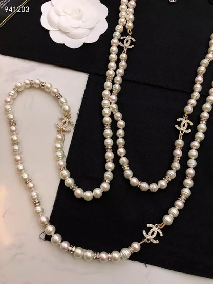 Pink/Pearl Sweater Chain