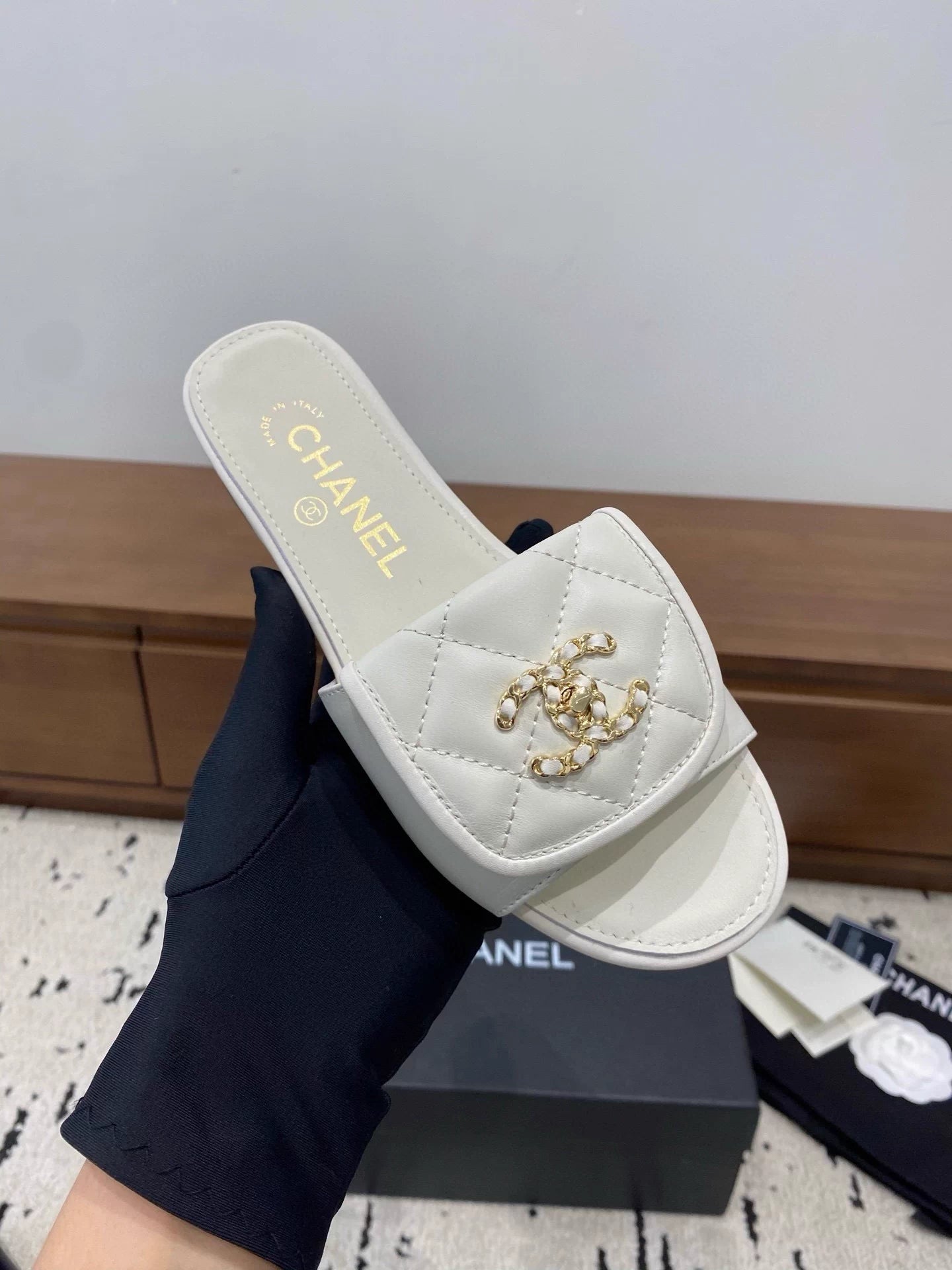 Backpack buckles slippers