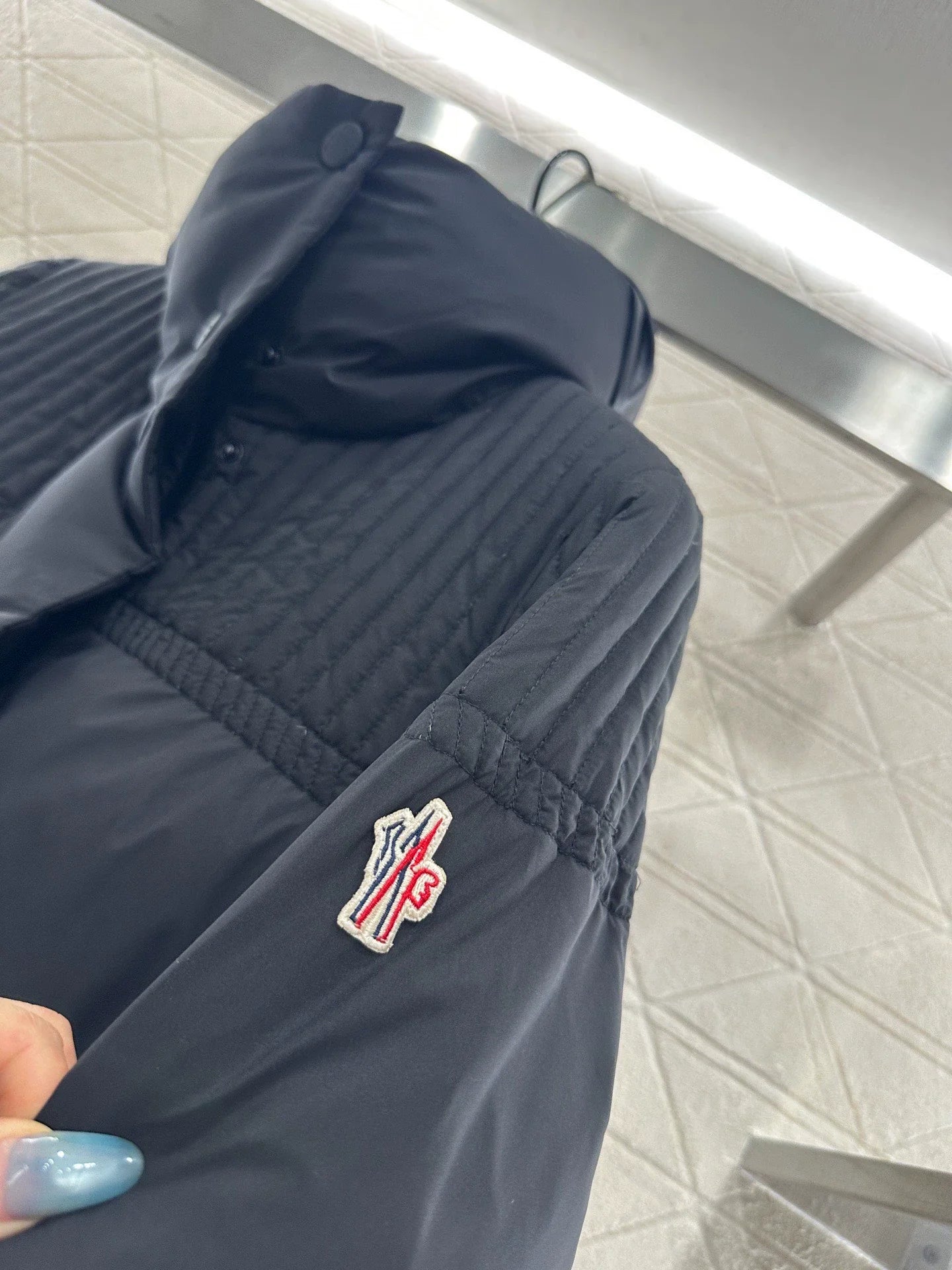 Hooded down jacket