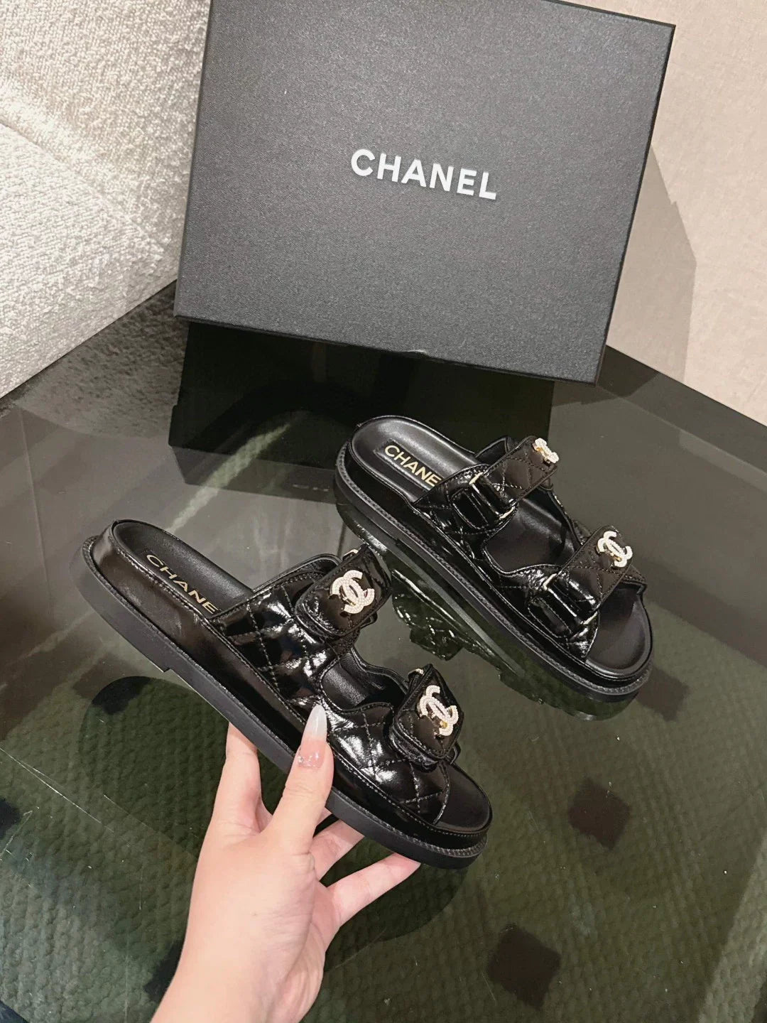 Velcro beach flip-flops