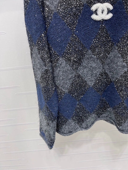 Lingge bead V-neck long sleeved shirt