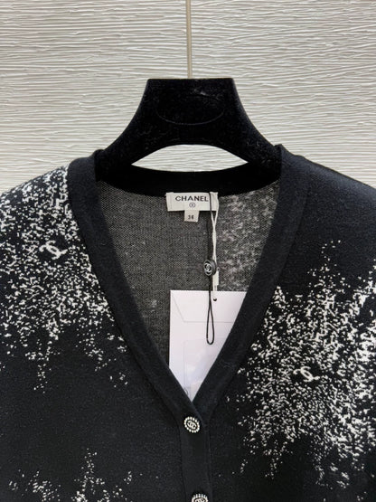 25fw Jacquard V-neck cardigan