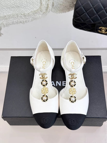 T-strap Mary Jane shoes