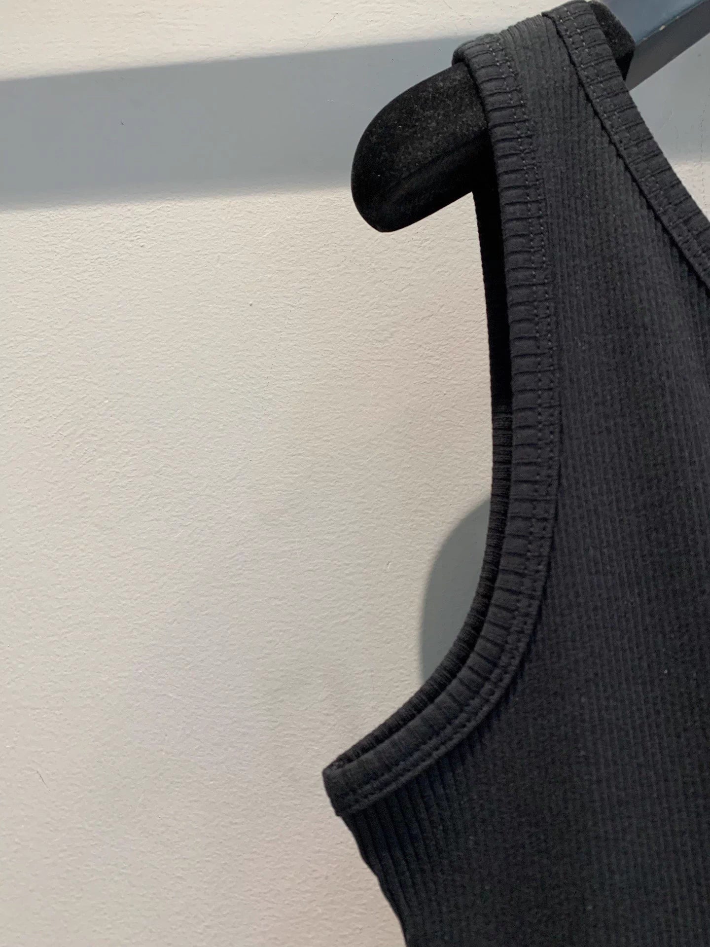 One-shoulder knit vest