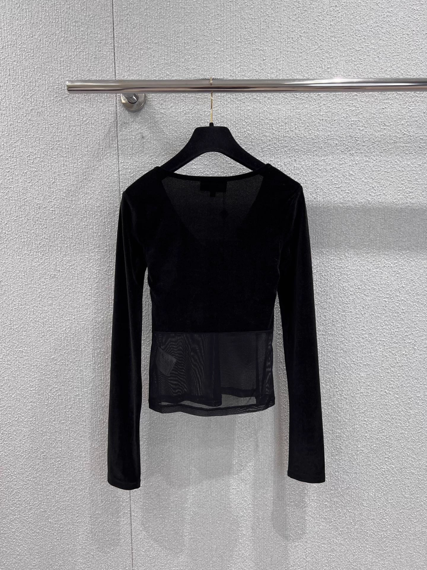 Mesh-paneled base layer