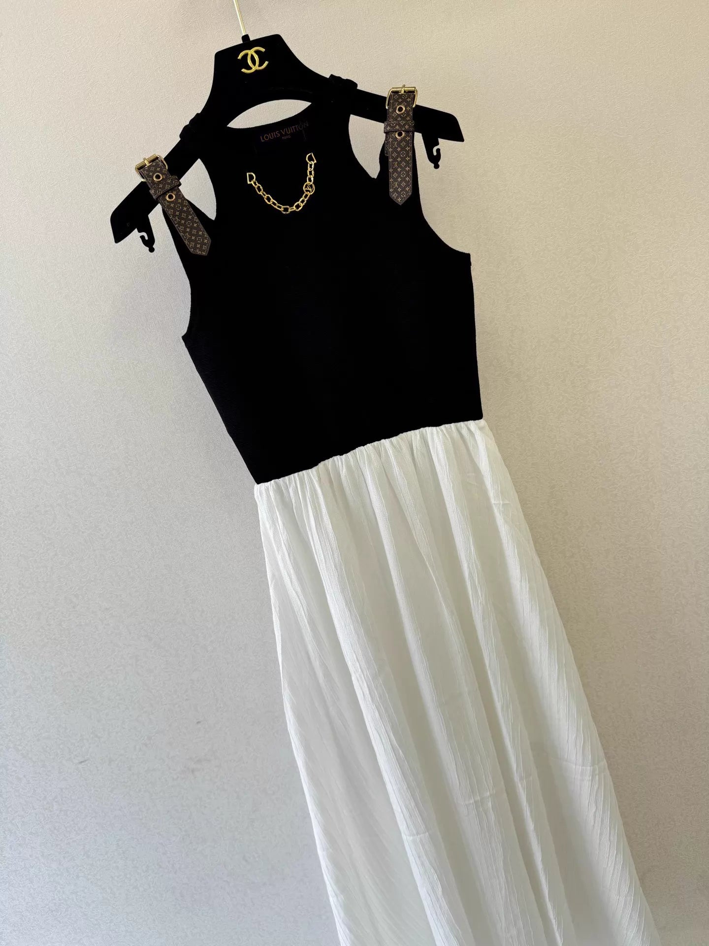 Color-blocked sleeveless dress