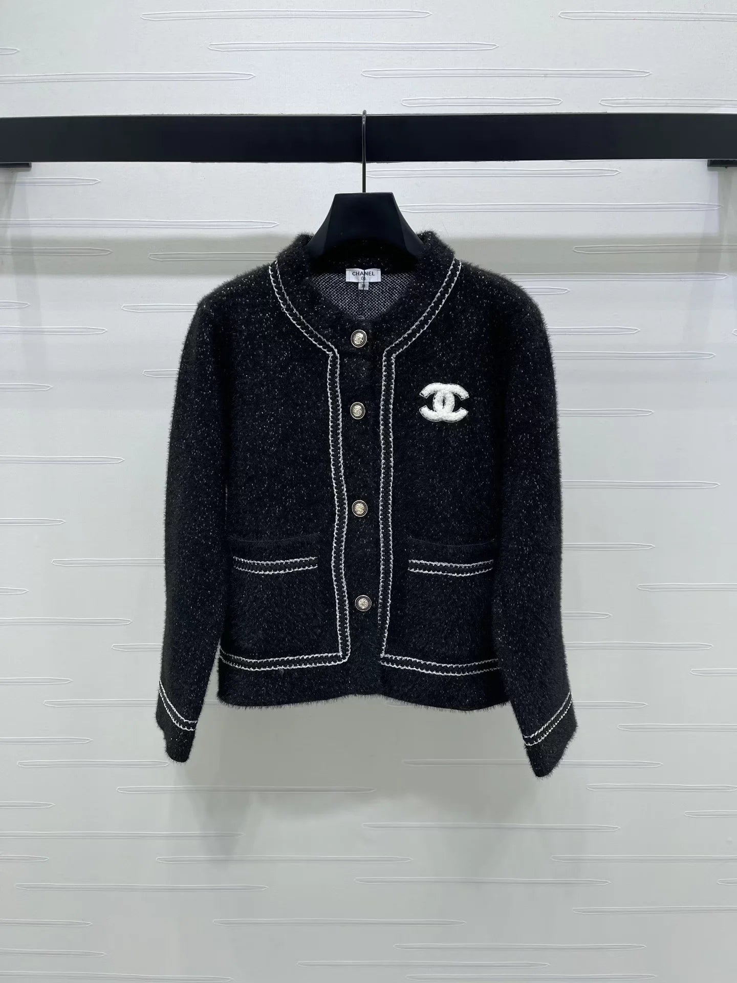 Round neck chain knitted cardigan