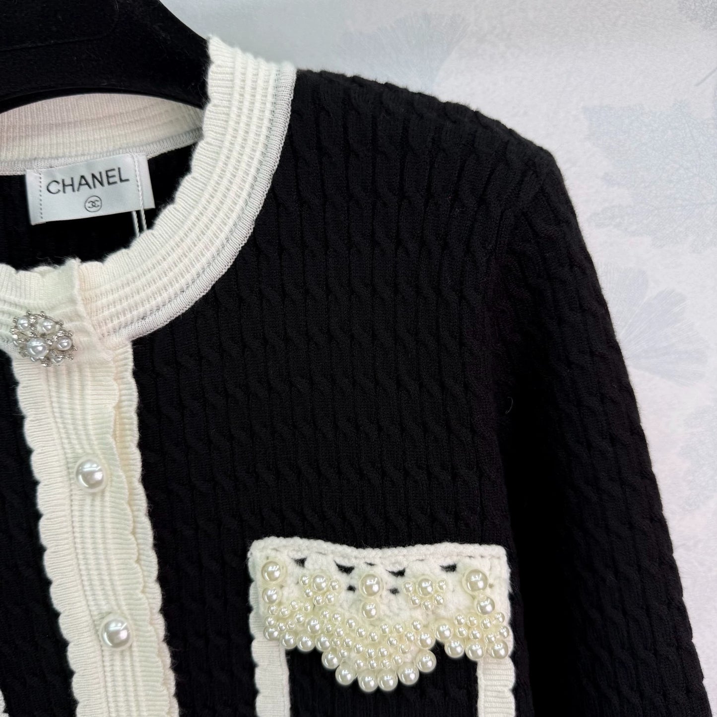 Color-blocked knit cardigan