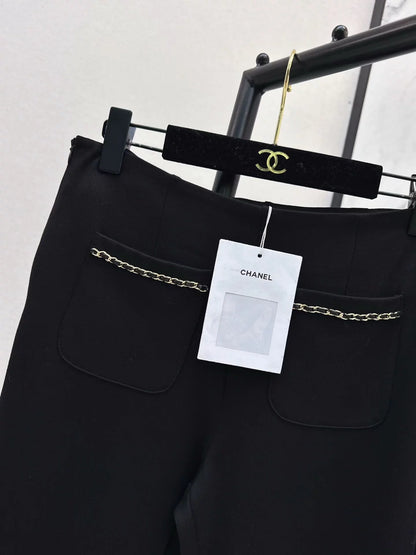 Chain pocket flared trousers