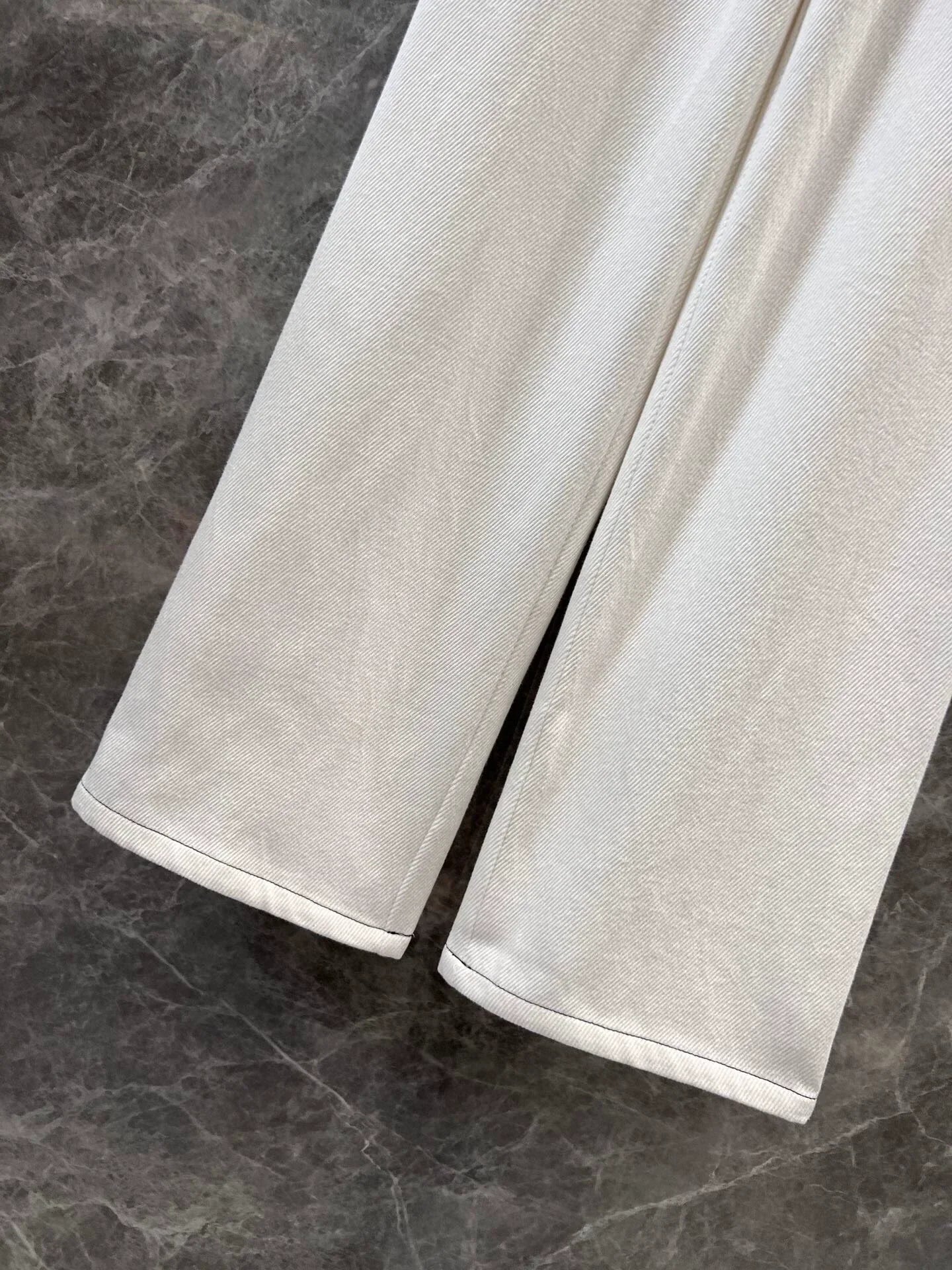 25 Summer new embroidery white straight loose jeans