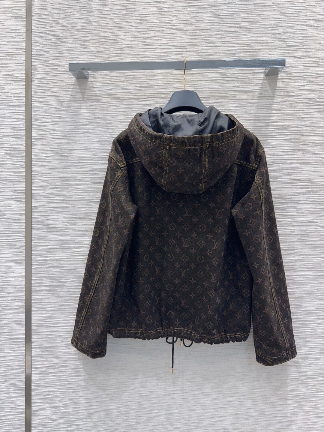 26New Long-Sleeve Denim Hooded Jacket with Print, Drawstring, and Zipper