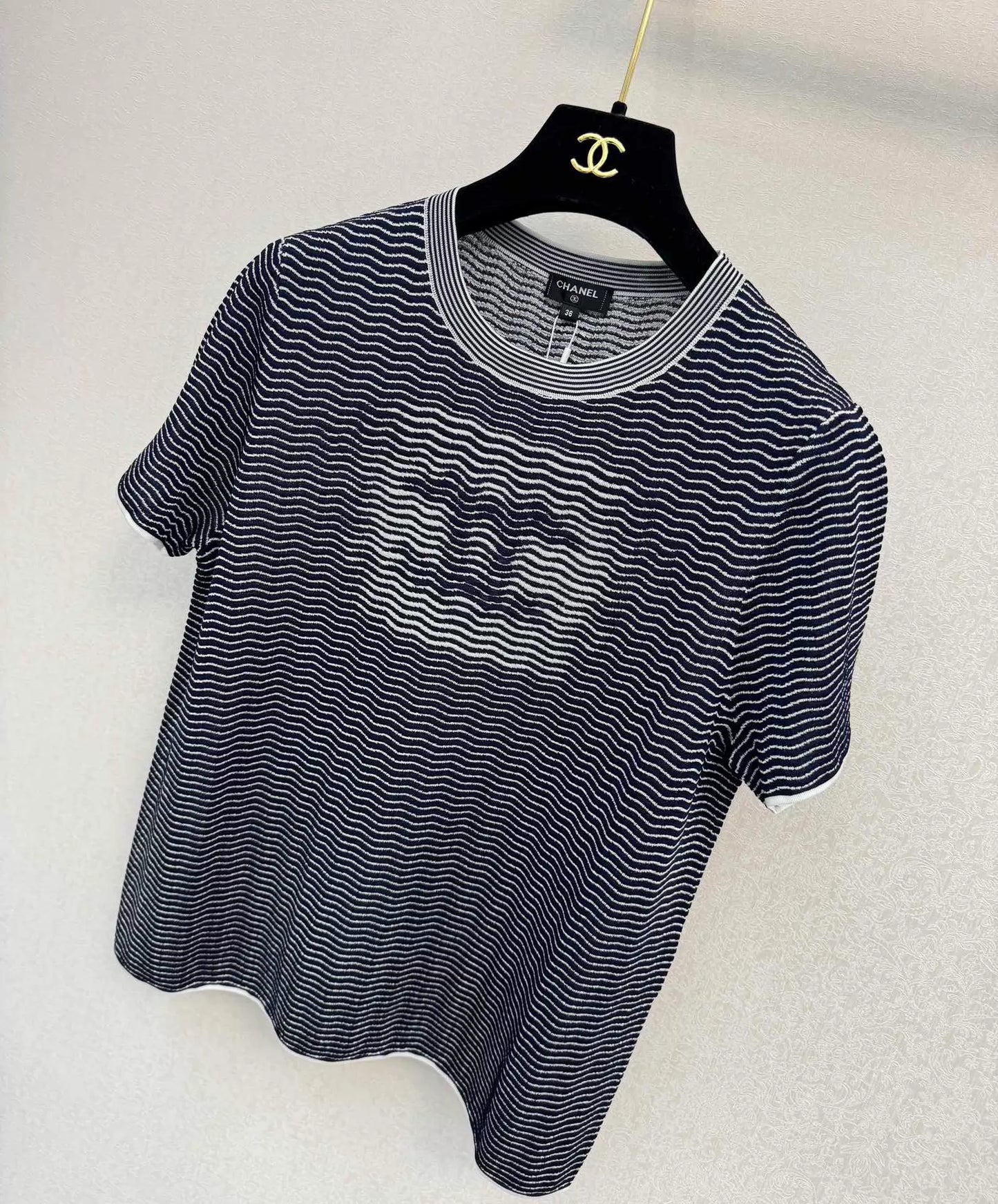 Striped knit short-sleeved shirt