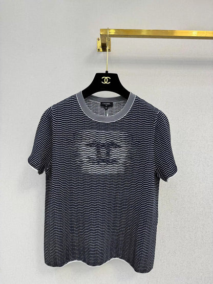 Striped knit short-sleeved shirt