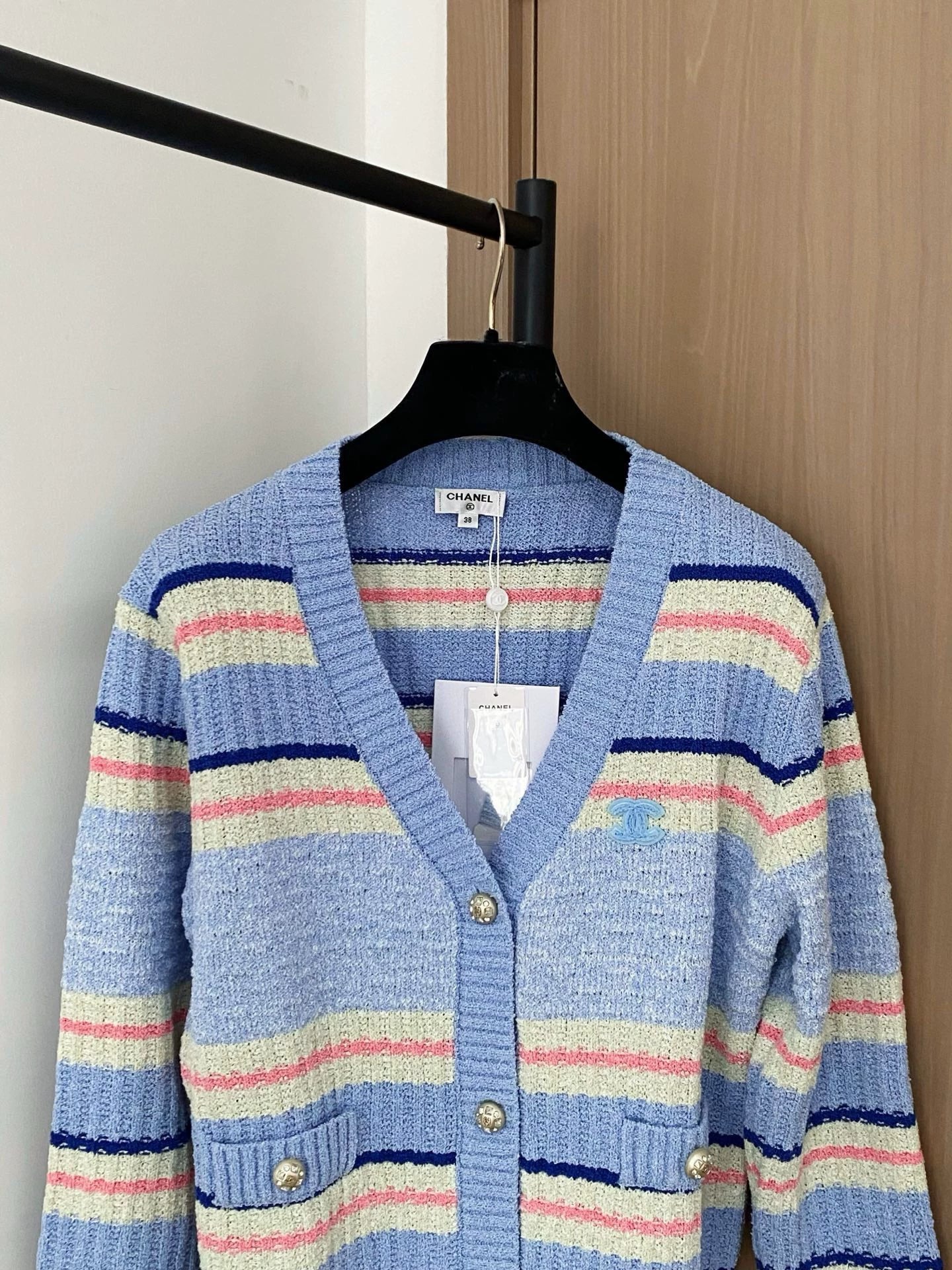 25fw V-neck cardigan