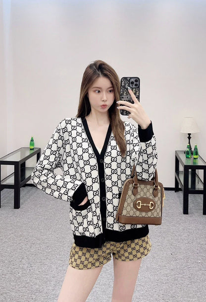 G 25 Reversible jacquard knit cardigan