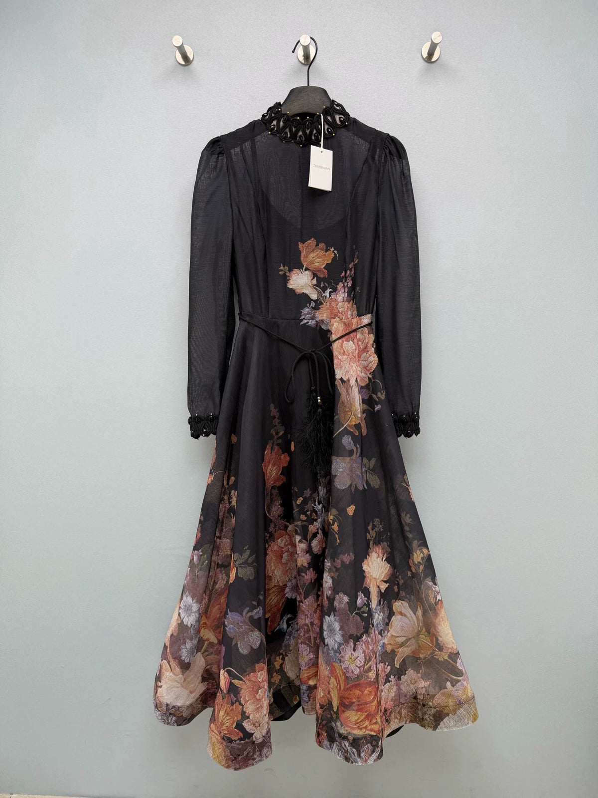 26New Vintage-Style Floral Dress with a Black Background