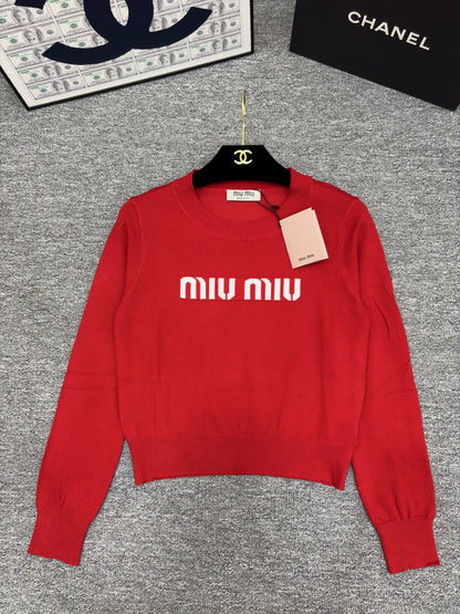 Color-blocked letter top