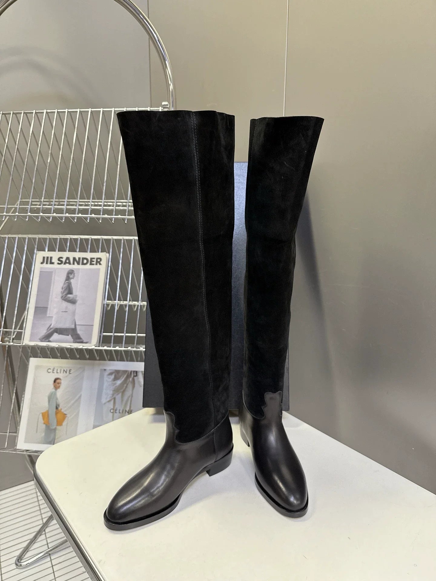 25B straight boots